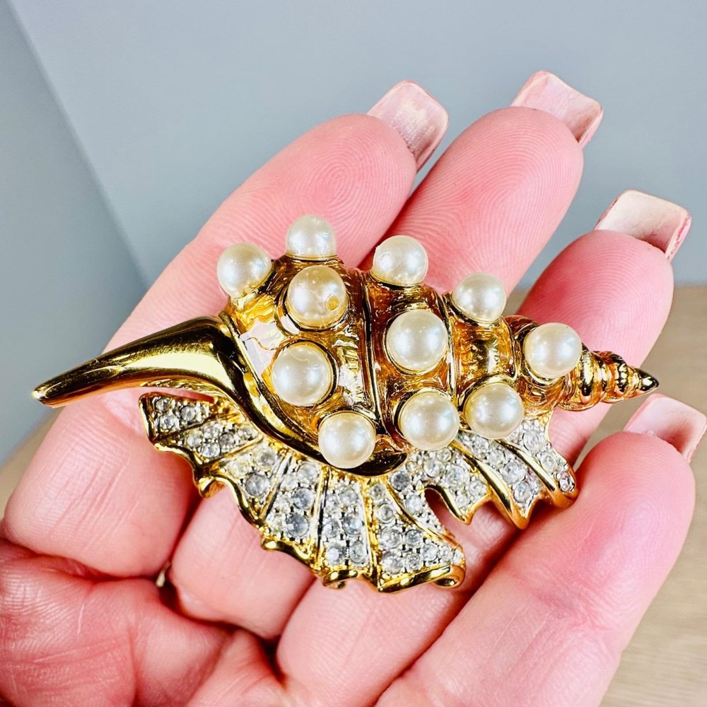 Vintage Swarovski Retired Sea Shell Brooch Faux Pearl Rhinestone Swan Signed